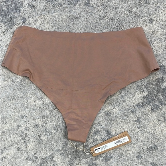 NWT Skims Smoothing Intimates High Waisted Thong Panty Sienna Beige Sz M - Picture 2 of 7
